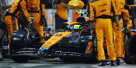 VNitrní kamera a vizualizace pit stopů v nové F1 22