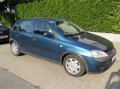 Infografika: Srovnání motorizací Opel Corsa C (1.0, 1.2, 1.4, 1.7 DT/DI, 1.8)