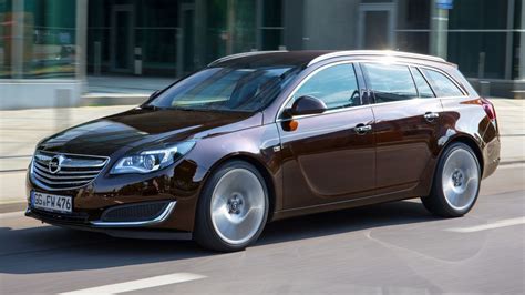 Infografika: Opel Insignia B - technické parametry a časová osa