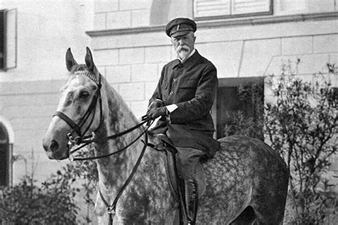 Historické fotografie Jan Masaryk s vozem Praga Grand