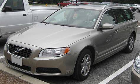 Fotografie: IFCAR, Public domain, via Wikimedia Commons - Volvo V70 III (BW) - galerijní snímky