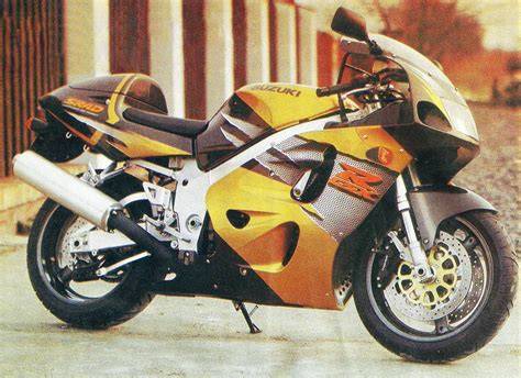 Ukázka vzoru policí pro GSX-R 750 z roku 1999 - ilustrativní porovnání barev