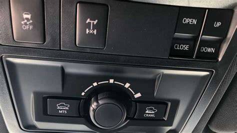 Infografika: systém Multi-Terrain Select a Crawl Control v praxi