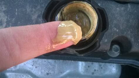 mikroskopické zobrazení sazí v motorovém oleji