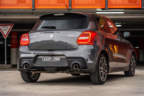 Fotografie modernizovaného Suzuki Swift s oranžovými blinkry