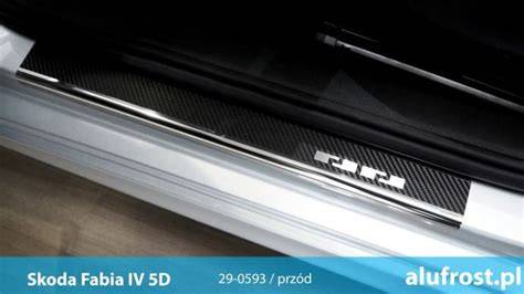 Škoda Fabia - prahové lišty z karbonové fólie namontované na voze