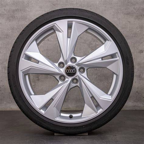 Porovnání stříbrného a černého alu kola na Audi A3