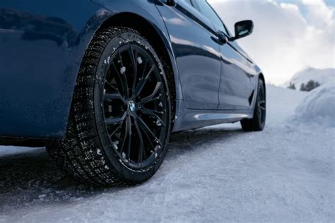 Infografika: Přehled zimních sad kol pro modely BMW