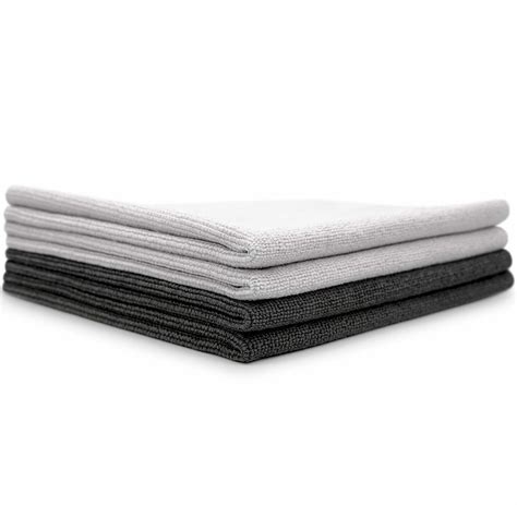 sada detailingových kartáčů a mikrovláknových utěrek