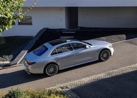 Infografika: Dojezd plug-in hybridu Mercedes třídy S