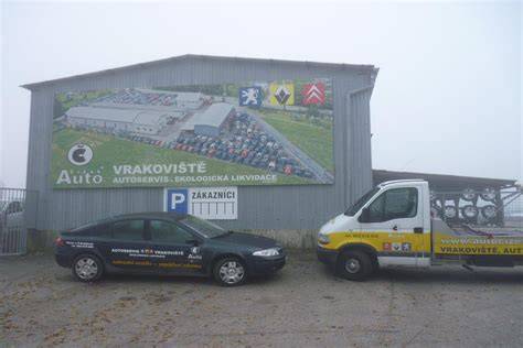 Infografika: Jak probíhá nákup dílů z autovrakoviště Renault