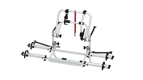 Detailní záběr na nosič kol Fiamma Carry Bike namontovaný na zadních dveřích Mercedes Viano