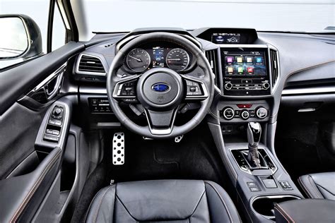 Přístrojová deska Subaru XV s digitálním displejem