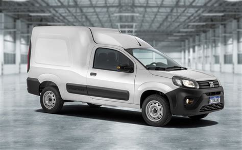 Ilustrace Fiat Fiorino s důrazem na nákladový prostor a boční dveře