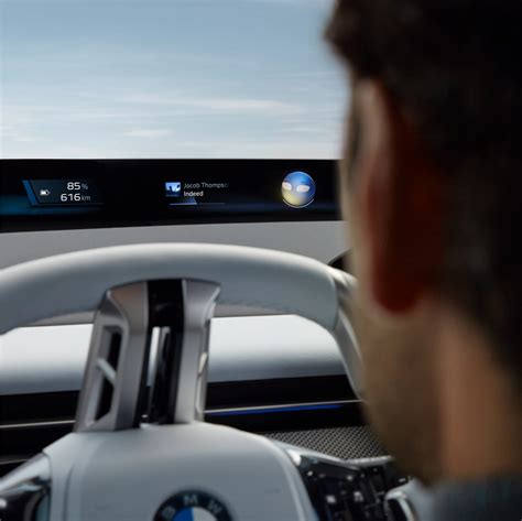 Head-Up Display a Driving Assistant u BMW