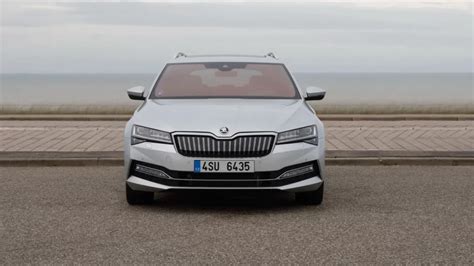 Srovnávací tabulka typů uchycení střešních nosičů pro různé generace Škoda Superb