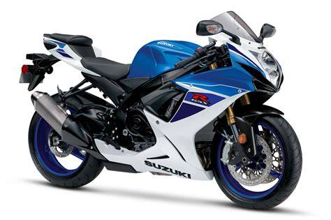 Infografika: Evoluce GSX-R od GSX-R750 po GSX-R1000, klíčové milníky a hlavní technické změny