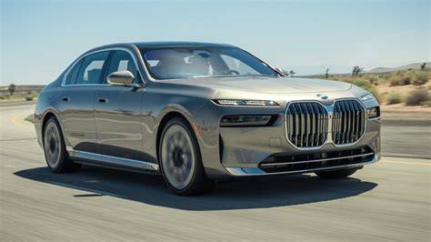 BMW i7 - virtuální zobrazení krystalů
