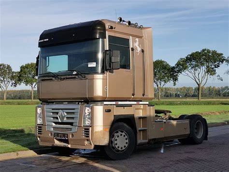 Interiérová koncepce a budka Renault Magnum