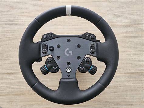 Logitech RS50 - kompaktní a výkonný volant pro PS/Xbox a PC