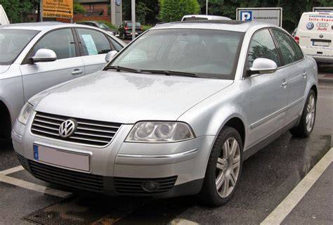 Infografika: Passat B5 Combi - hlavní technické parametry a verze motorů