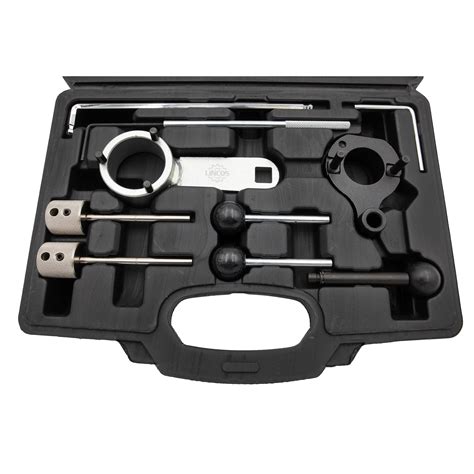 Fotografie různých modelů Audi s motorem 2.0 TDI.