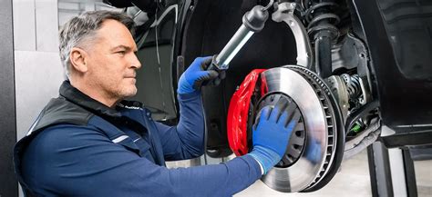 infografika zobrazující proces přehřívání brzdových destiček