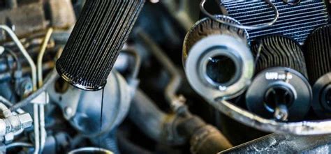 Ilustrace správného a nesprávného utahování olejového filtru