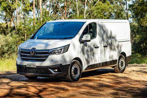 Graf cen dle výbavy Renault Trafic Combi 2026