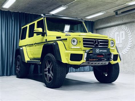 Infografika výrobního řetězce Mercedes-Benz třídy X a její technické specifikace