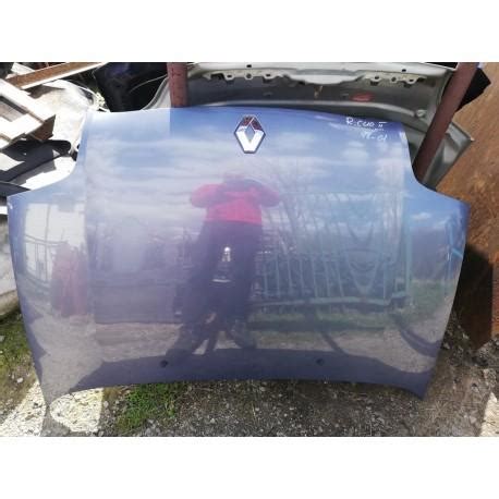 moderní přední maska s logem Renault Clio