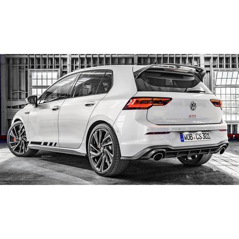 Infografika: Přehled výbavy a verzí VW Golf VIII GTi Clubsport