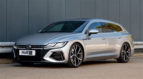 Video: Arteon Shooting Brake - exhibice kufru a technických funkcí</tagvideo><h2>Ekonomické a městské modely</h2><p>Skoda ENYAQ iV80 MATRIX s teplem koženým, kamerou a vysokou úrovní komfortu představuje elektromobil pro město i delší cesty, a to s důrazem na efektivitu a moderní konektivitu.</p><p>Skoda Scala 1.5 TSi DSG STYLE s LED světlomety a kamerou zajišťuje moderní pohon v kompaktním balení se sportovním charakterem a pohodlným interiérem.</p><tagimg>Infografika: ENYAQ iV80 vs Scala - porovnání motorů a výbavy