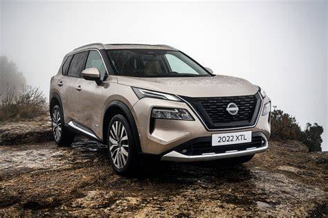 Infografika: Porovnání gumových a textilních autokoberců pro Nissan X-Trail