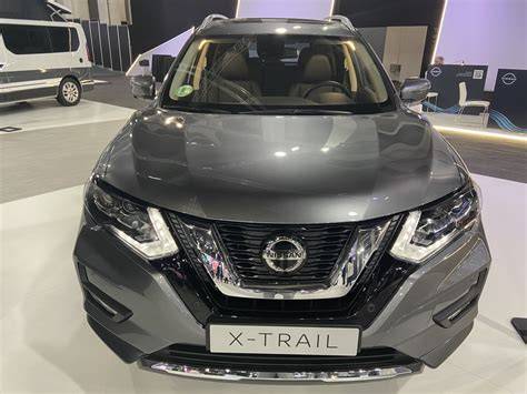 Infografika: Přehled provedení bočních nášlapů Misutonida pro Nissan X-Trail III