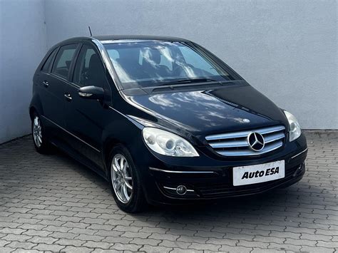 Obrázek: Mercedes-Benz Třída B 2006 ve stavu po demontáži s vyznačenými díly