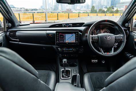 Toyota Hilux s člunem a inspekčním vybavením