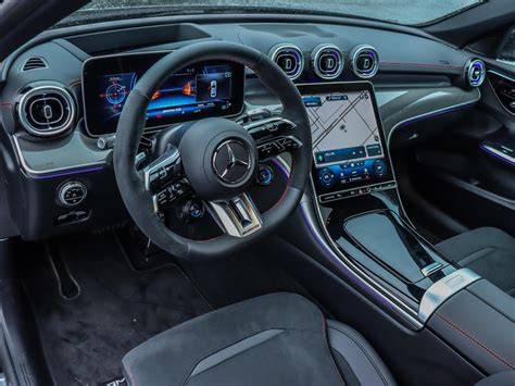 Infografika: Schéma výkonu a pohonu Mercedes-AMG C43 4MATIC