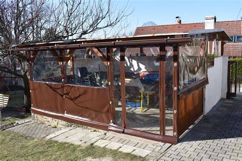 Infografika: specifikace plachty a procesu výroby na míru