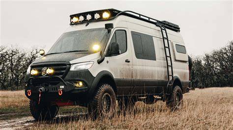 Obrázek exteriéru Sprinter s variantami dveří a 4x4 konfigurací