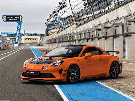 Infografika: Porovnání verzí Alpine A110 a limitované verze R