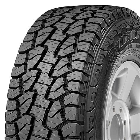 agresivní dezén pneumatiky Hankook Dynapro AT/M RF10 s hlubokými bloky a lamelami