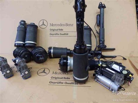 detail kotoučových brzd a podvozek Mercedes Vito