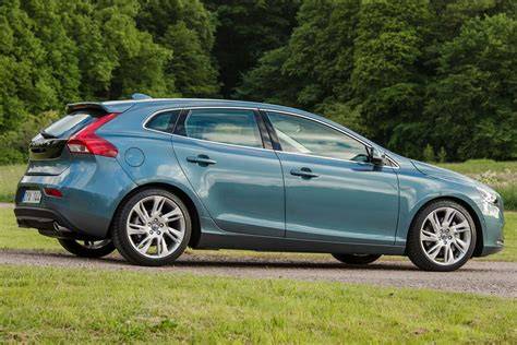Infografika: Co zkontrolovat při pískání na Volvo V40