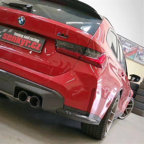 Titanový výfuk Akrapovič a BMW M3 na krátké ukázce