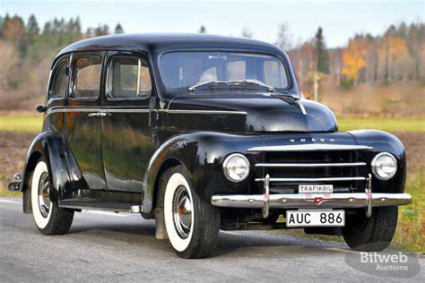 Infografika ukazující vývoj Volvo PV800 - PV831 - TP21 a technické srovnání