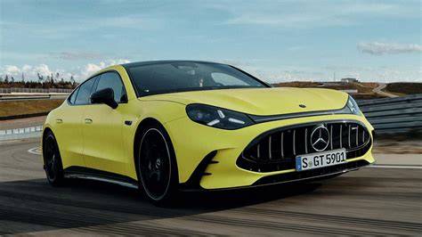 Interiér AMG GT 4-Door Coupé s 12,3