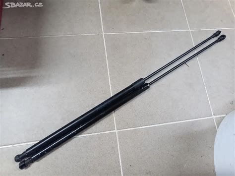 Ilustrace plynové vzpěry kapoty