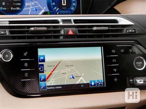 Infografika: Přehled aktualizací navigační mapy Peugeot a kompatibility modulů