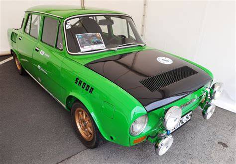 Infografika: Vývoj Škoda 120 s převodovkou vzadu a klíčové technické změny